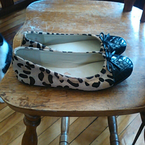 Steve Madden animal print flats 7M - Picture 2 of 3