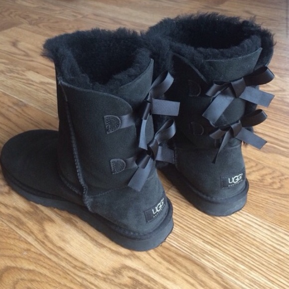 Black Bailey Bow Uggs