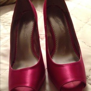 Michaelangelo peep toe shoes