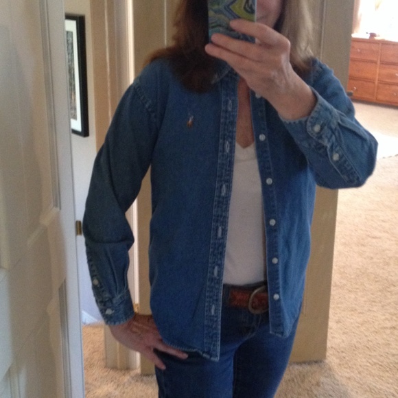 RALPH LAUREN Soft Denim Button Down Shirt - Picture 4 of 7