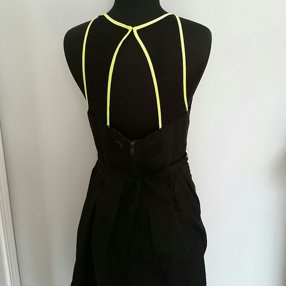 SOLD Vera wang dress - Picture 3 of 4