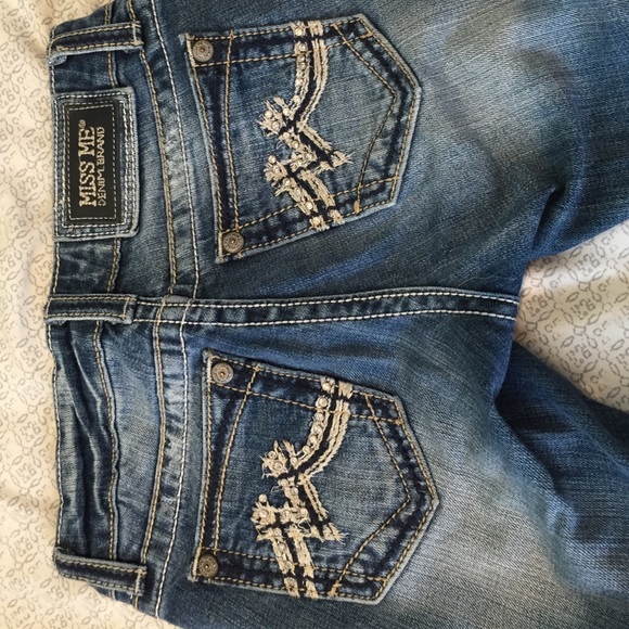 Miss Me skinny jeans. - Picture 2 of 4