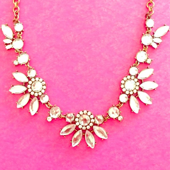 Statement necklace crystal