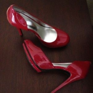 Red high heels by Jessica Simpson
