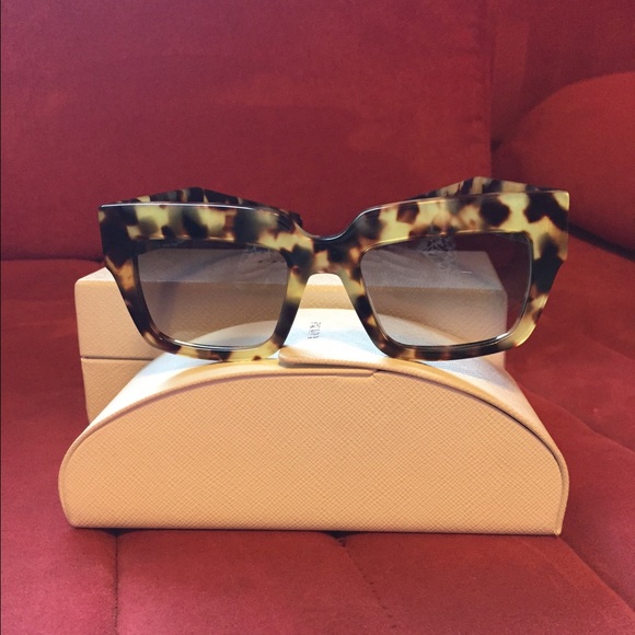 Prada sunglasses 😍😍😍😍😍😍😍SOLD