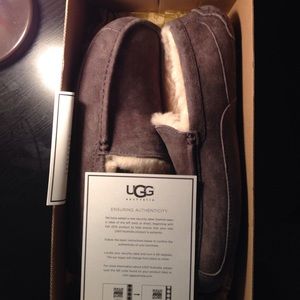 Men's ugg slippers