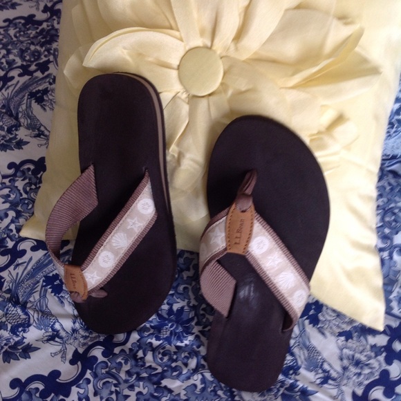 LL Bean flip flops