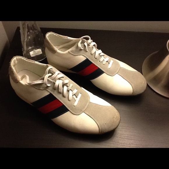 White tennis shoes