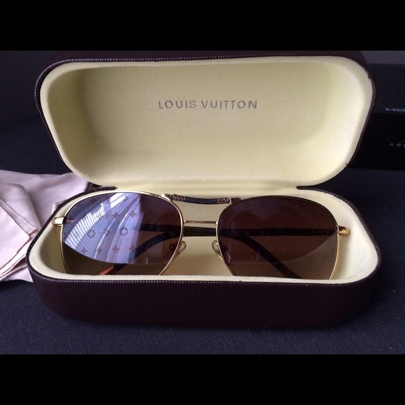 Louis Vuitton Aviator sunglasses