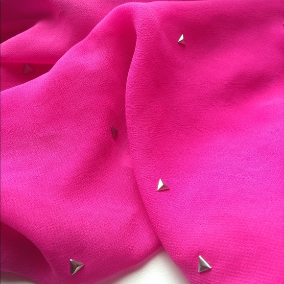 Studded Flowy pink chiffon tank - Picture 2 of 3