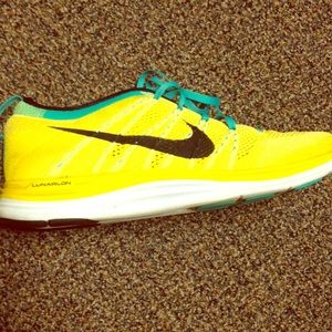 Nike Lunarlon flyknit one tennis shoes