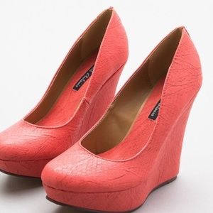 Host pick wedges👠