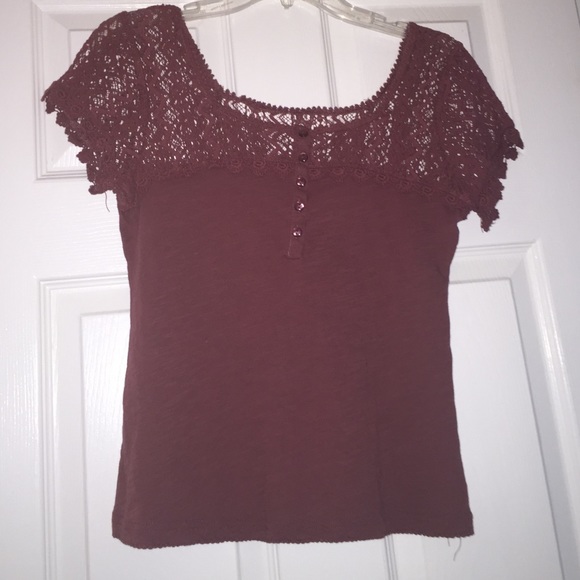 maroon short sleeve top - Picture 1 of 3