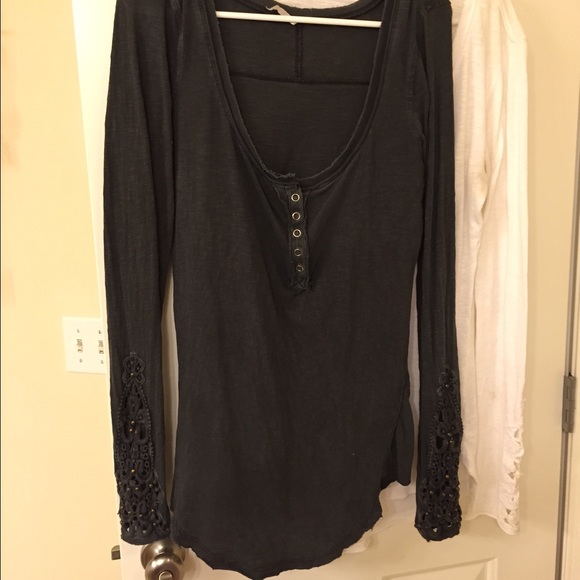 FREE PEOPLE (2) long sleeve shirts