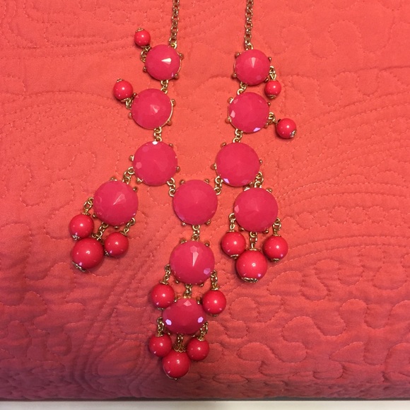 🚫SOLD🚫 Pink and gold bib necklace