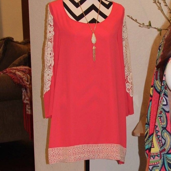 ❌SOLD OUT ❌ Coral lace shift dress - Picture 2 of 2