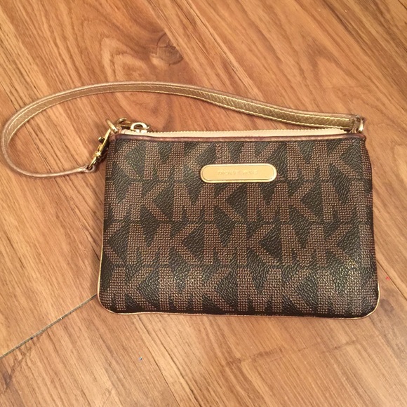 Michael Kors Clutches & Wallets - Michael Kors signature print wristlet