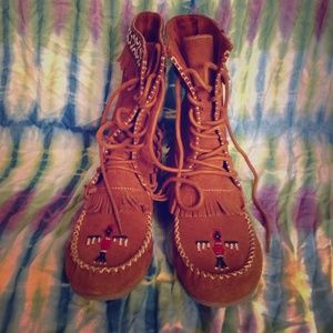 Minnetonka Indian boots