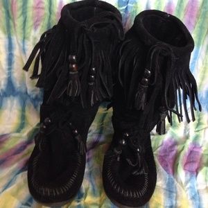 Minnetonka Indian boots
