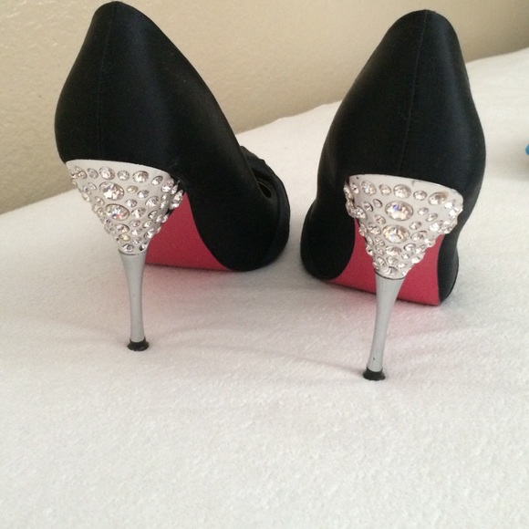Black satin heels with crystal rhinestones