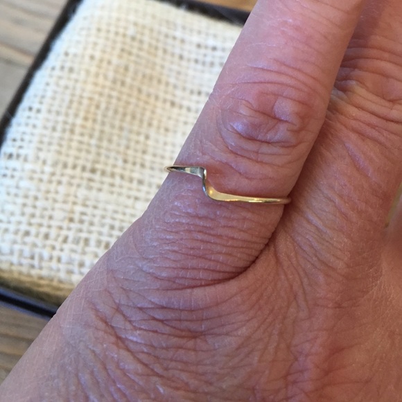 ✖️SOLD ✖️🎉HP🎉 Elegant 14k gold ring! - Picture 3 of 3