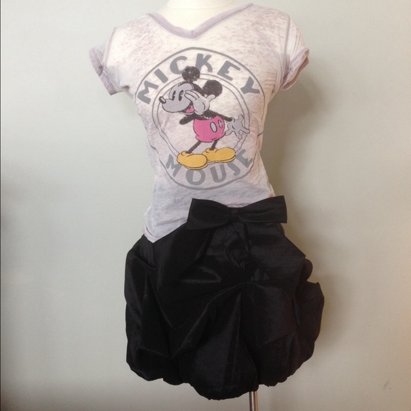 Black skirt with bow