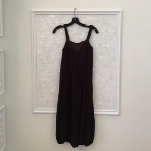 3/4 length brown dress