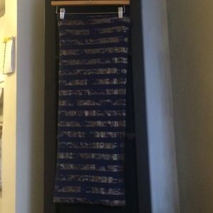 Banana Republic Navy Blue & Glittery Gold Scarf🌸