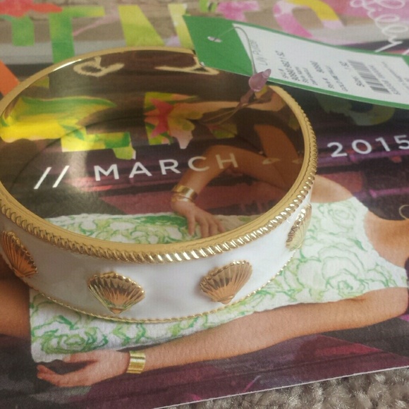 Lilly Pulitzer shell bangle (white and gold)
