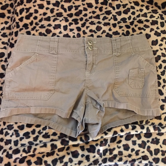 LEI Brown Short Shorts - Picture 1 of 3