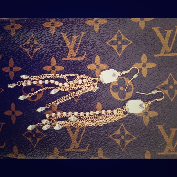 Dangling chain earrings