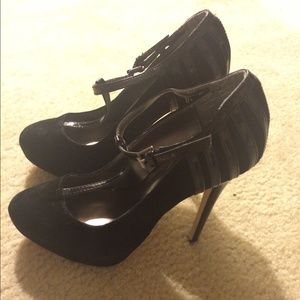 Charles David suede heels. Perfect shape no box
