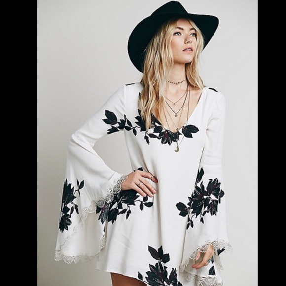 Free People Dresses & Skirts - Free People Wanderer Dress in white bell sleeve
