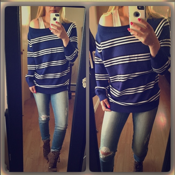 Tops - Last one🌷Blue striped spring top🌷