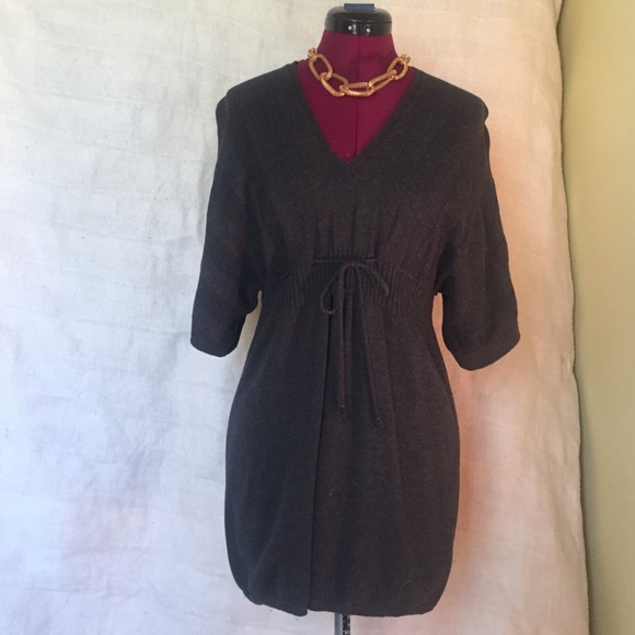 Knit v-neck tunic