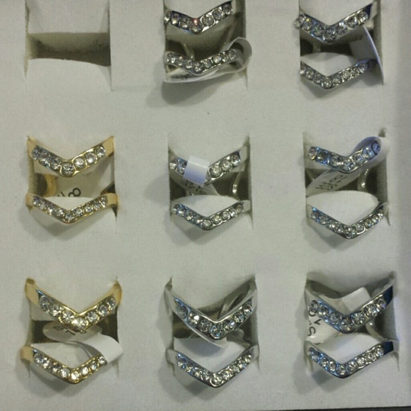 Double Arrow Diamond Rings - Picture 2 of 3