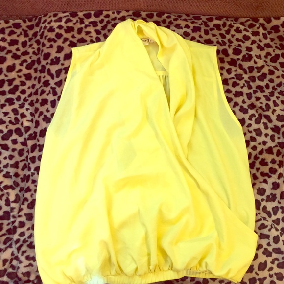 Boutique Style Swing Top - Picture 1 of 1