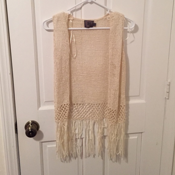 Cream tank cardigan with fringes