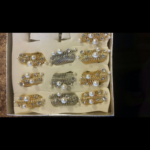 Diamonds & Pearls Spiral Ring - Picture 3 of 3