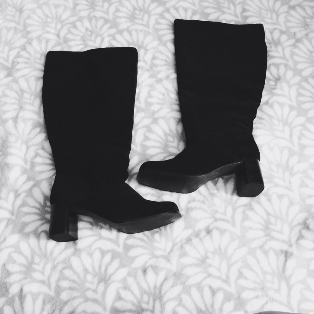 Suede Black Boots 🖤✨