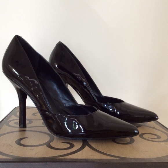 🔴 TRADED BCBG Pat Leather Black Stilettos Sz 8