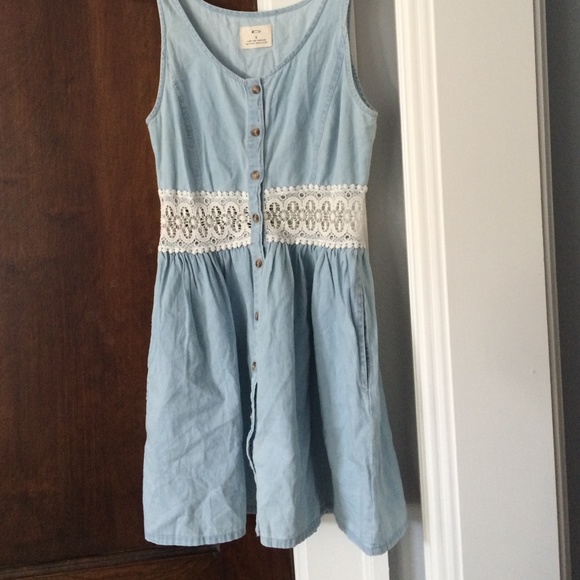 Pins and needles lace sleeveless dress