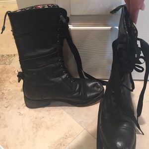 COMBAT BOOTS. can fold for floral design