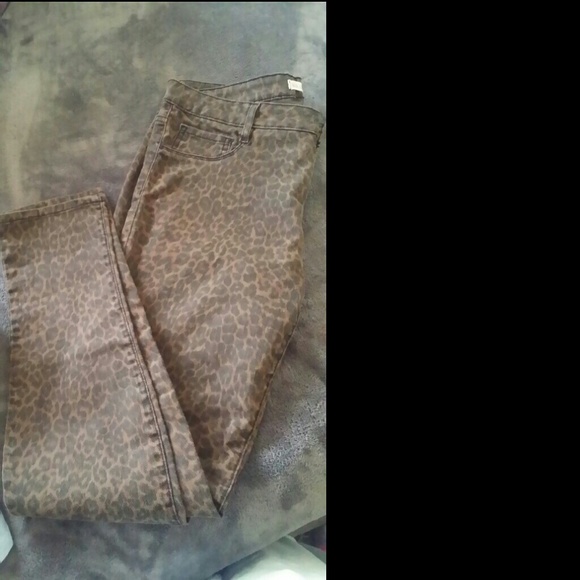 Bullhead cheetah leggings