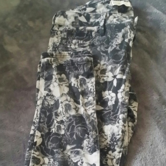 Bullhead floral denim