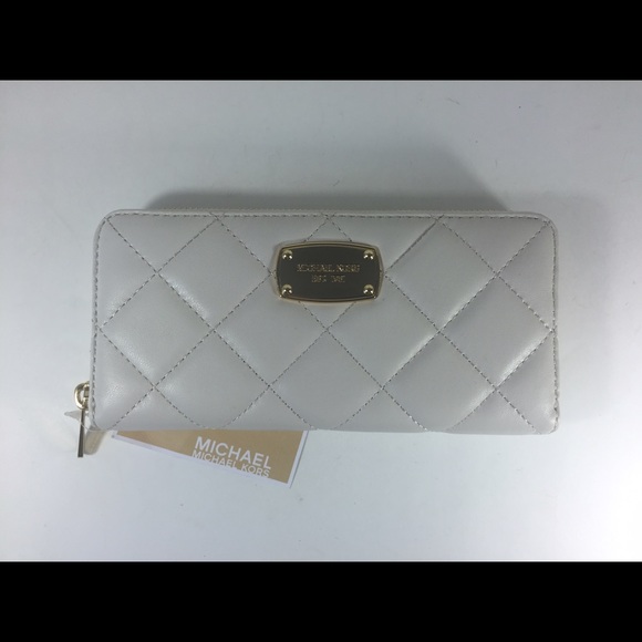 NWT Ivory Michael Kors Wallet