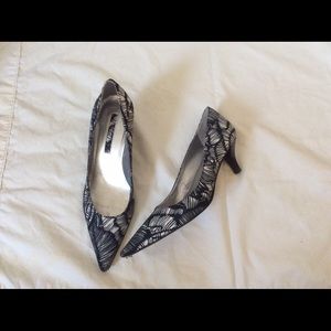 Bandolino Pumps with 1 Inch Heels Size 8