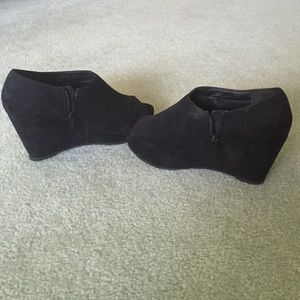 GLO peep toe black bootie wedges