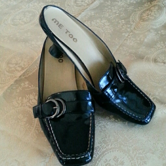 NEW Listing ☆☆ 9M Patent Leather Mules ( Me Too )