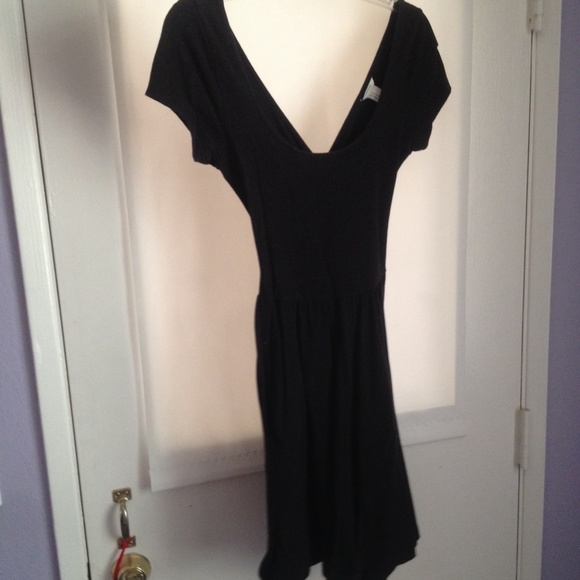 Short sleeve cross open back dress